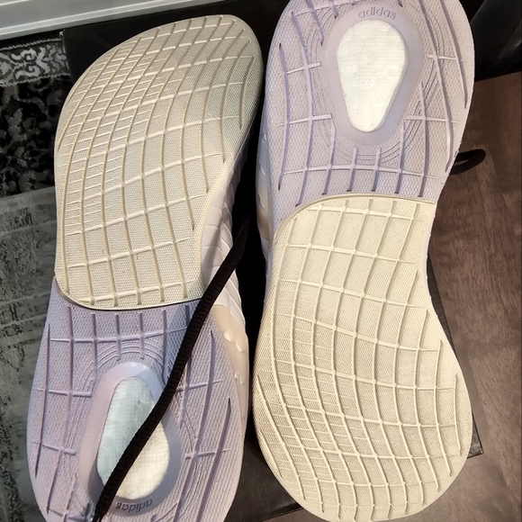 New - Adidas Running shoe - Picture 4 of 4